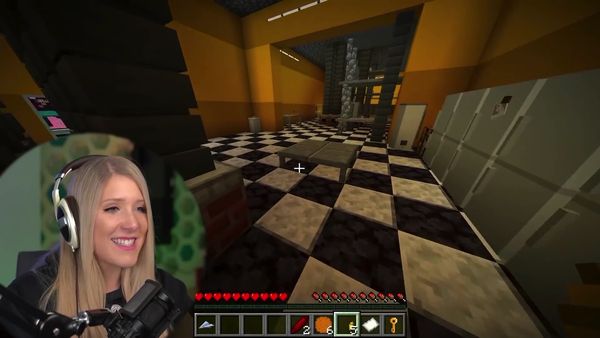 BriannaPlayz - Trapped By Halloween Mobs In Minecraft: Part 2