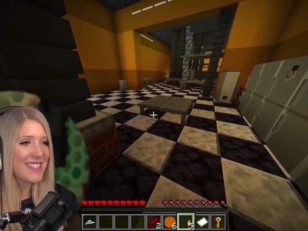 BriannaPlayz - Trapped By Halloween Mobs In Minecraft: Part 2