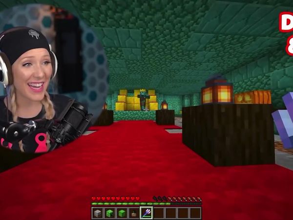 BriannaPlayz - Escaping the Deadliest Zombies in Minecraft: Part 2