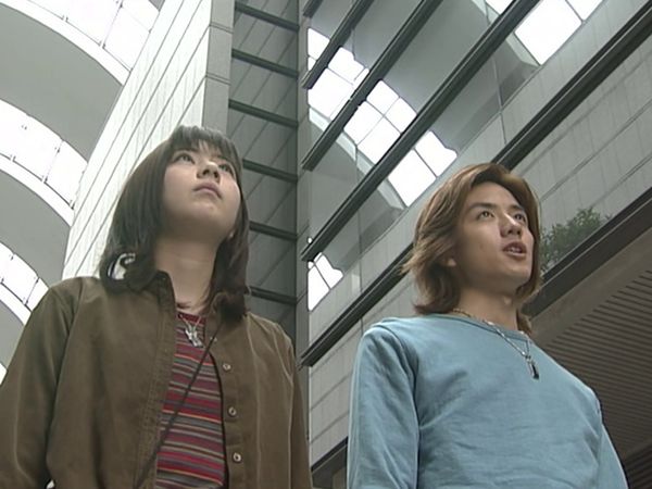 Kamen Rider 555 - Faiz - El Presidente Entra en Escena