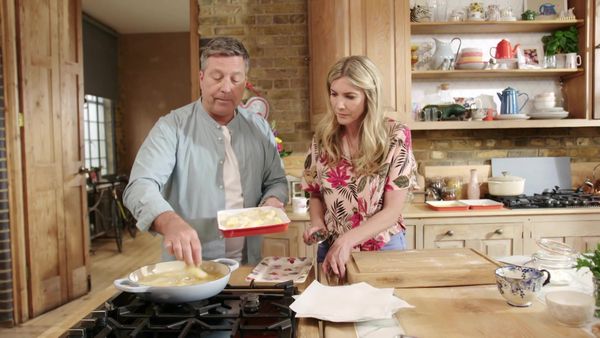 John and Lisa's Weekend Kitchen - Episode 1
