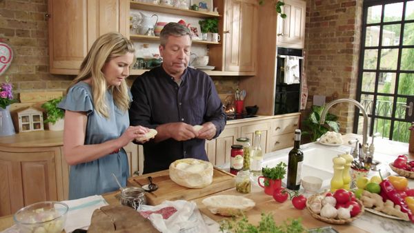 John and Lisa's Weekend Kitchen - Episode 2