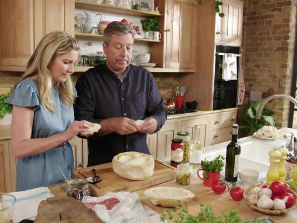 John and Lisa's Weekend Kitchen - Episode 2