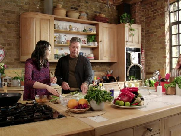 John and Lisa's Weekend Kitchen - Episode 3