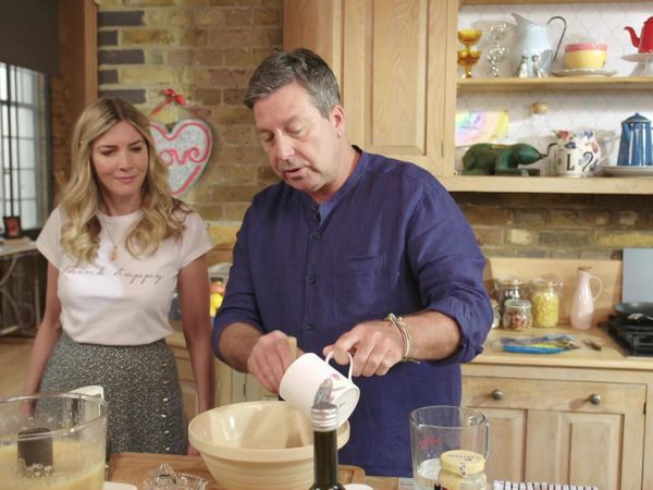 John and Lisa's Weekend Kitchen - Episode 8