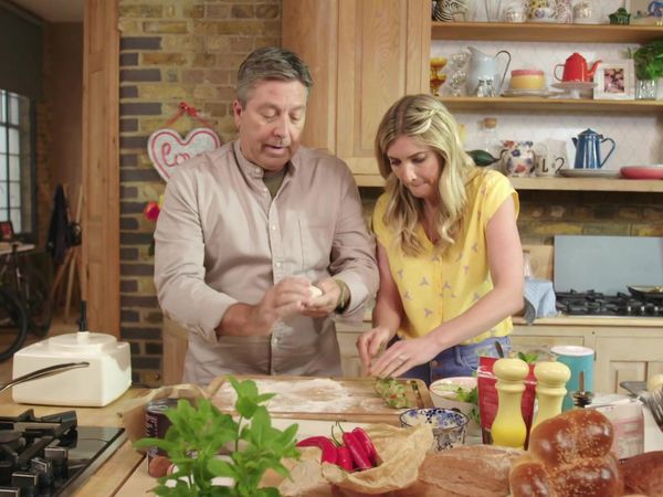 John and Lisa's Weekend Kitchen - Episode 9