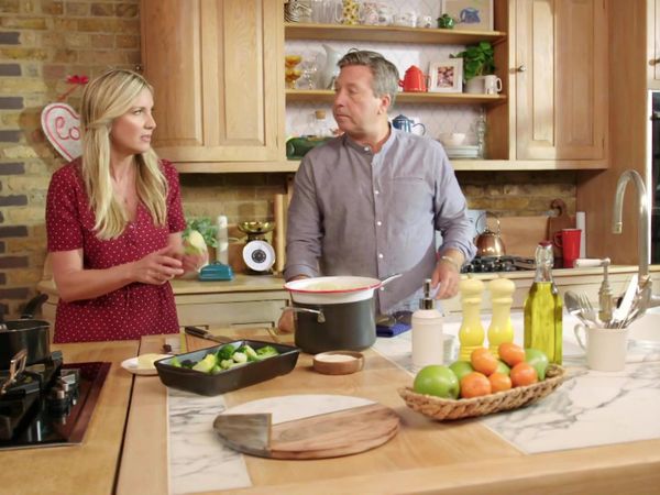 John and Lisa's Weekend Kitchen - Episode 3