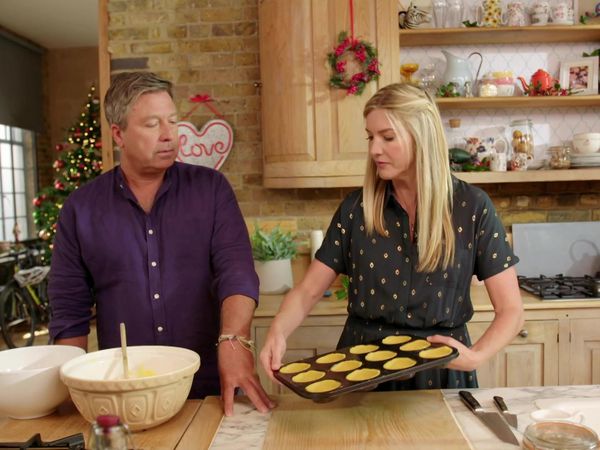 John and Lisa's Weekend Kitchen - Episode 6