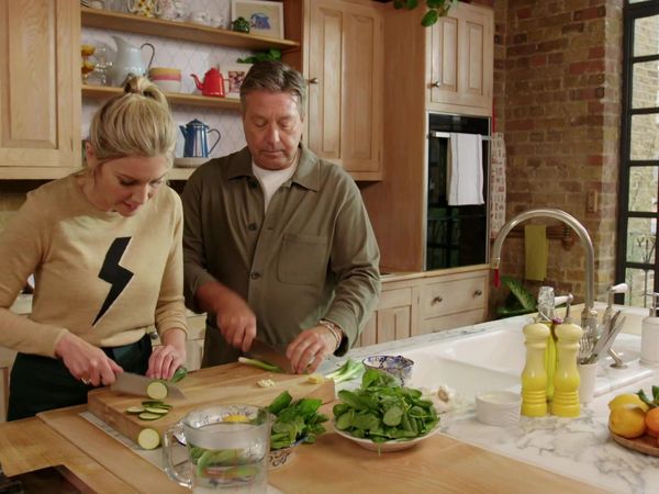 John and Lisa's Weekend Kitchen - Episode 10