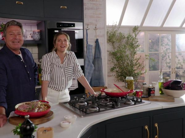 John and Lisa's Weekend Kitchen - Episode 1