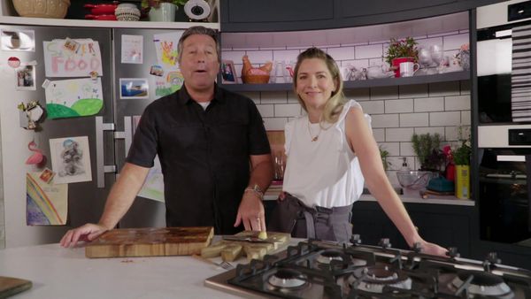 John and Lisa's Weekend Kitchen - Episode 7