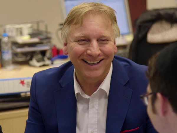 Posh Pawn - Episode 11