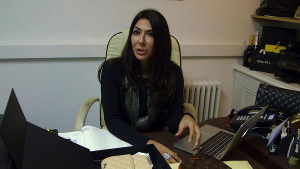 Posh Pawn - Episode 1