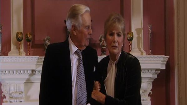 The Royal - Busman's Holiday