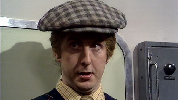 Monty Python's Flying Circus - The Nude Organist / The Nude Man