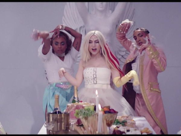 MTV Queens Of Pop - M.I.A / Katy Perry / Kelis / Madonna / The Pussycat Dolls + Busta Rhymes