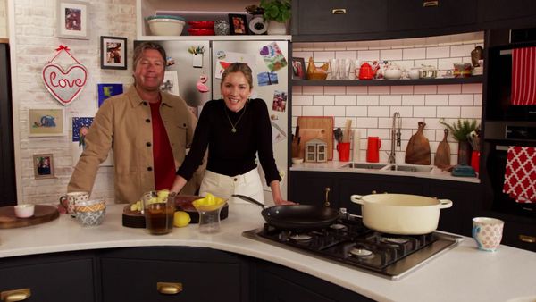 John and Lisa's Weekend Kitchen - Episode 7