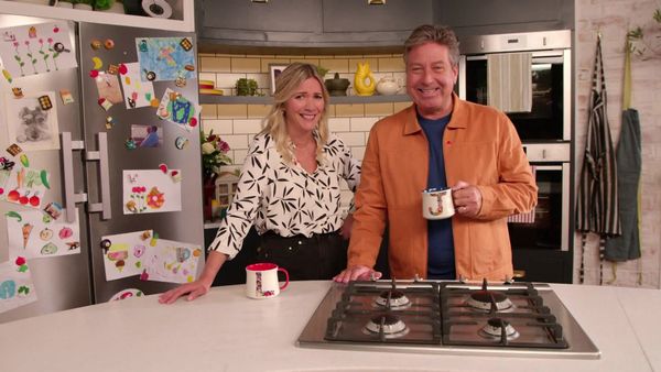 John and Lisa's Weekend Kitchen - Episode 6