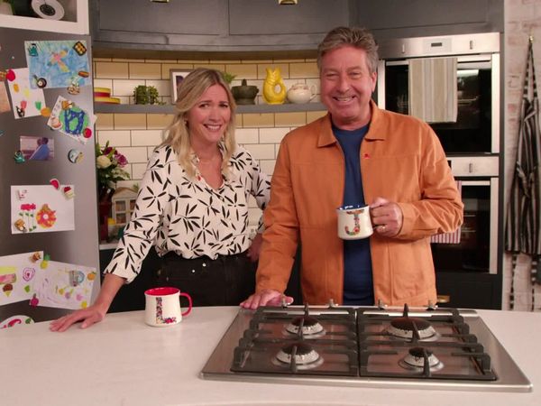 John and Lisa's Weekend Kitchen - Episode 6