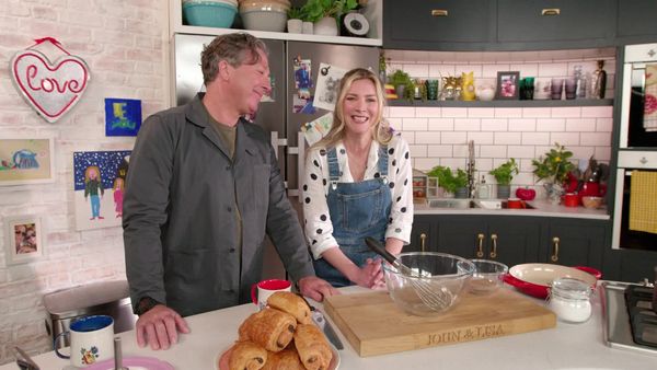 John and Lisa's Weekend Kitchen - Episode 1