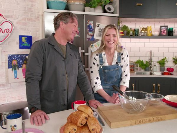 John and Lisa's Weekend Kitchen - Episode 1