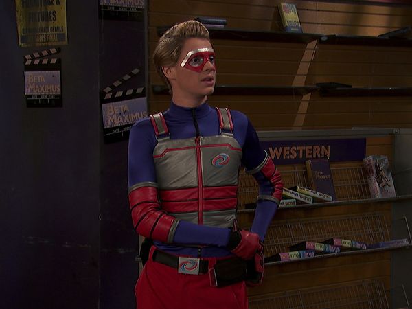 Henry Danger HD - Atorado en Dos Agujeros