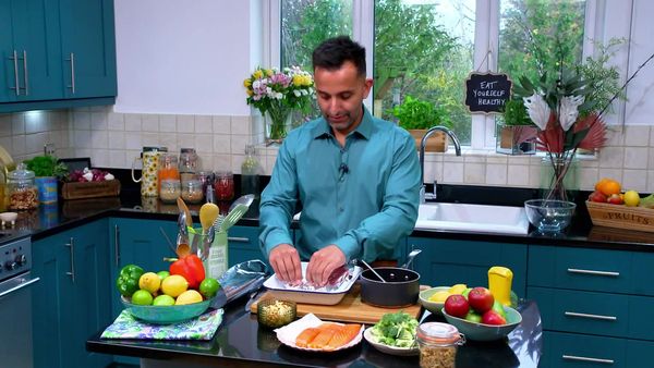 John and Lisa's Weekend Kitchen - Episode 1