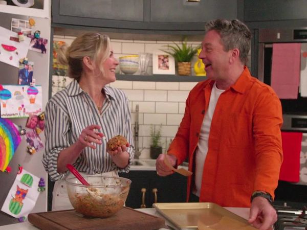 John and Lisa's Weekend Kitchen - Episode 6