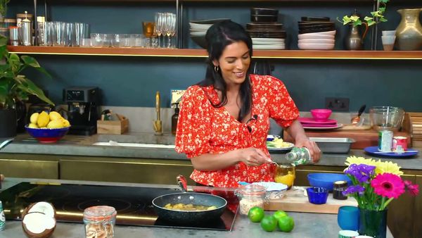 John and Lisa's Weekend Kitchen - Episode 1