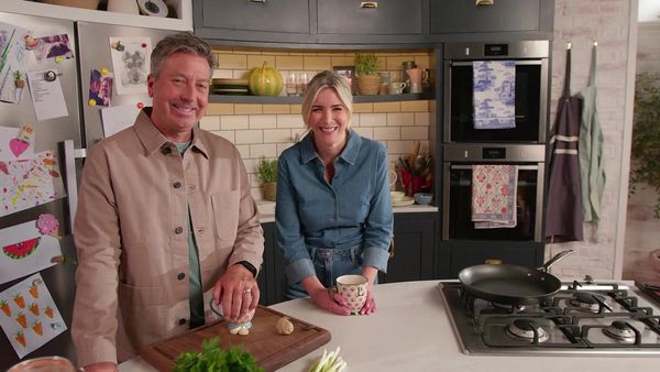 John and Lisa's Weekend Kitchen - Episode 4