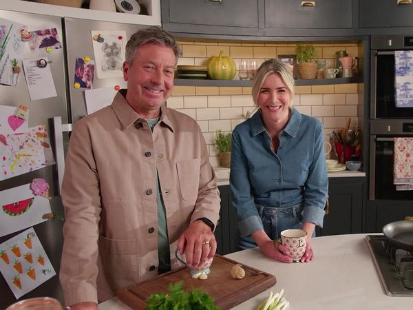 John and Lisa's Weekend Kitchen - Episode 4
