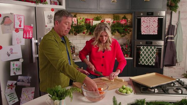 John and Lisa's Weekend Kitchen - Episode 8