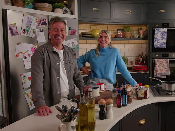 John and Lisa's Weekend Kitchen - Episode 5