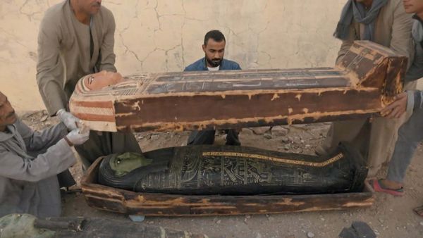 The Egyptians - The Mysterious Coffins