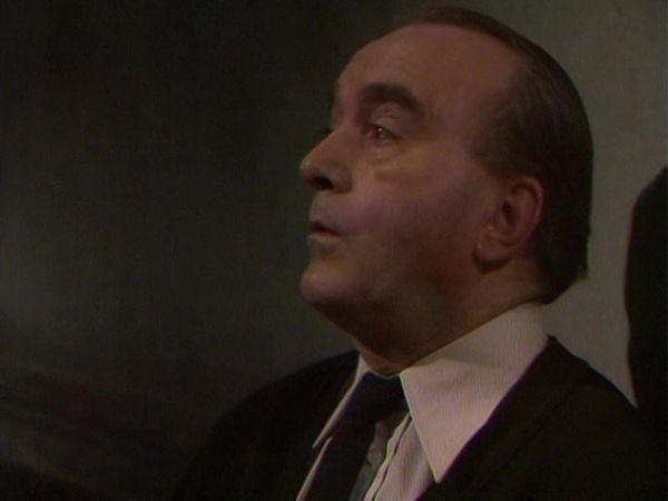 Sapphire And Steel - E1 - The Railway Station: Part 1