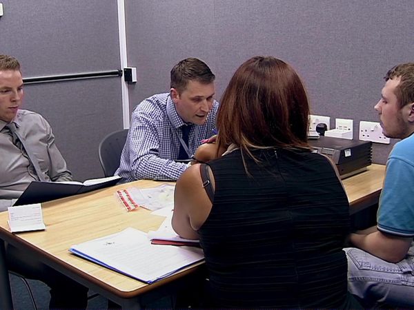24 Hours in Police Custody - The Drug Drop