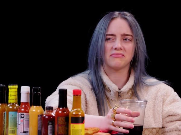 Hot Ones - Billie Eilish Freaks Out While Eating Spicy Wings