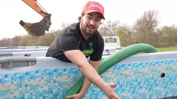 Unspeakable - Orbeez Dump Truck / Trick Shot