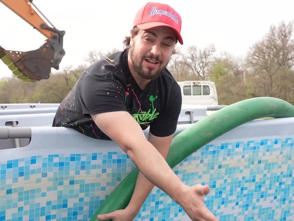 Unspeakable - Orbeez Dump Truck / Trick Shot