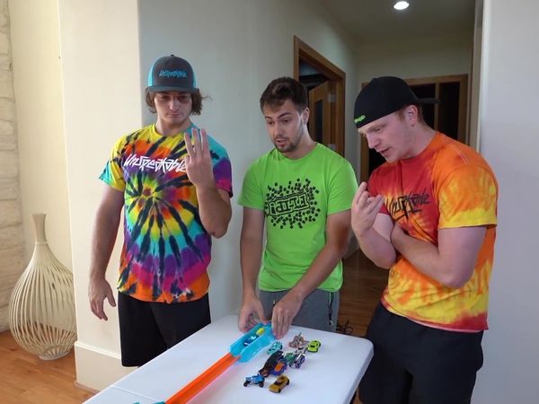 Unspeakable - World's Biggest Hot Wheels Jump / World's Fastest Hot Wheels Track