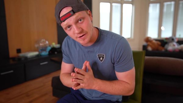 Unspeakable - Next-Level Life Hacks Viral Tiktok Challenges / I Opened a $1 Apple Store