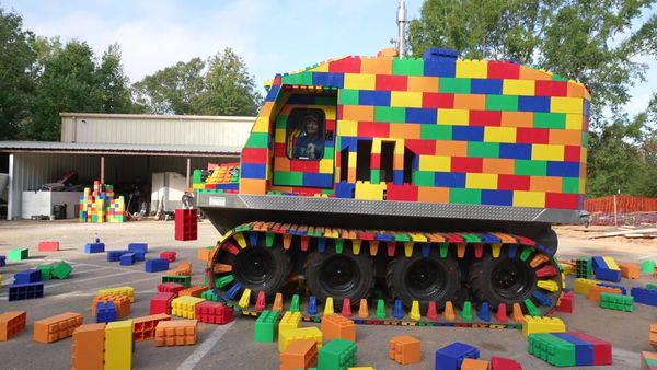Unspeakable - Lego Tank / Surviving 24 hours in a Lego Tank