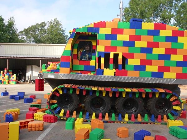 Unspeakable - Lego Tank / Surviving 24 hours in a Lego Tank