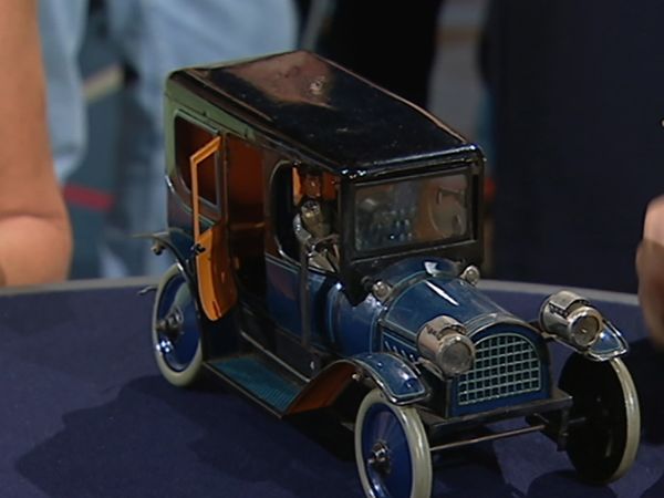 Antiques Roadshow UK - Clitheroe