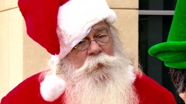 Nathan For You - Weihnachtsmann / Streichelzoo