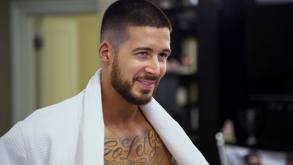 Jersey Shore Family Vacation - Deslizándonos en los mensajes directos de Angelina
