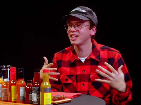 Hot Ones - Logic Solves a Rubik's Cube While Eating Spicy Wings