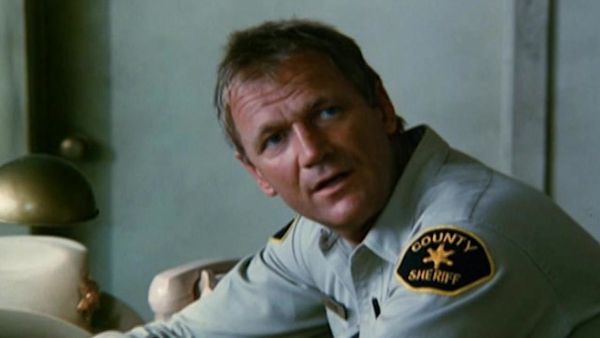 Hunter - Hunter: S1 E4 - A Long Way From L.A.