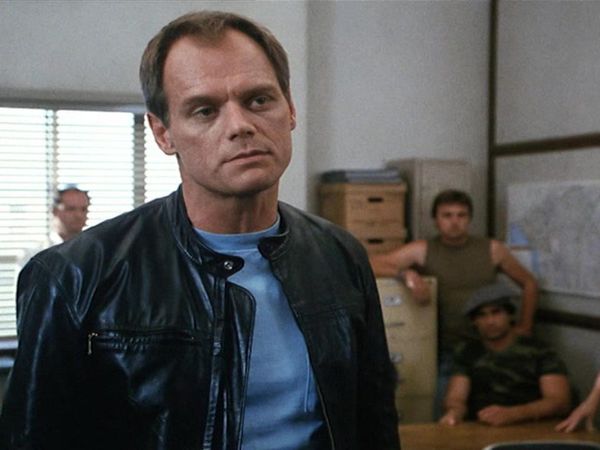 Hunter - Hunter: S2 E13 - War Zone