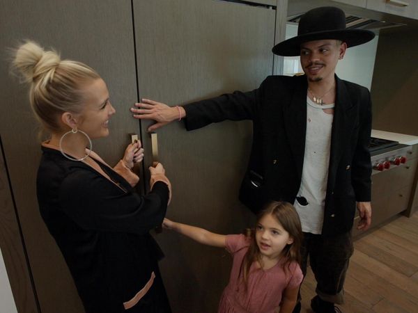 MTV Cribs - Ashlee Simpson & Evan Ross / Michael Blackson / Johnny Weir